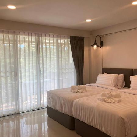 Route12 Hotell Khao Kho Eksteriør bilde