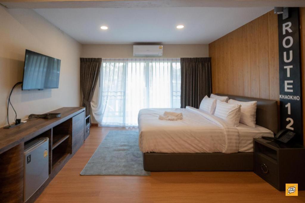 Route12 Hotell Khao Kho Eksteriør bilde