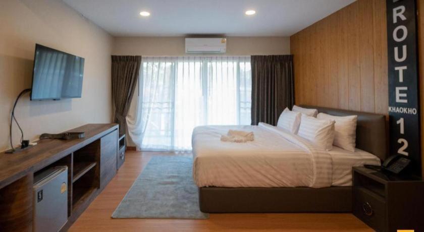 Route12 Hotell Khao Kho Eksteriør bilde